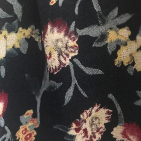 •SOLD• Umgee Floral Navy Blue Vest - Picture 3 of 4